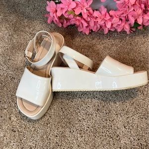 Zara White Track Sole Platform Strappy Sandal Size 38 (US 7.5)
Used